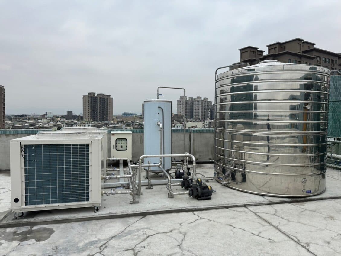 全勝熱泵技嘉科技AN-32AAE熱泵熱水器安裝實例 — 專業施工實績