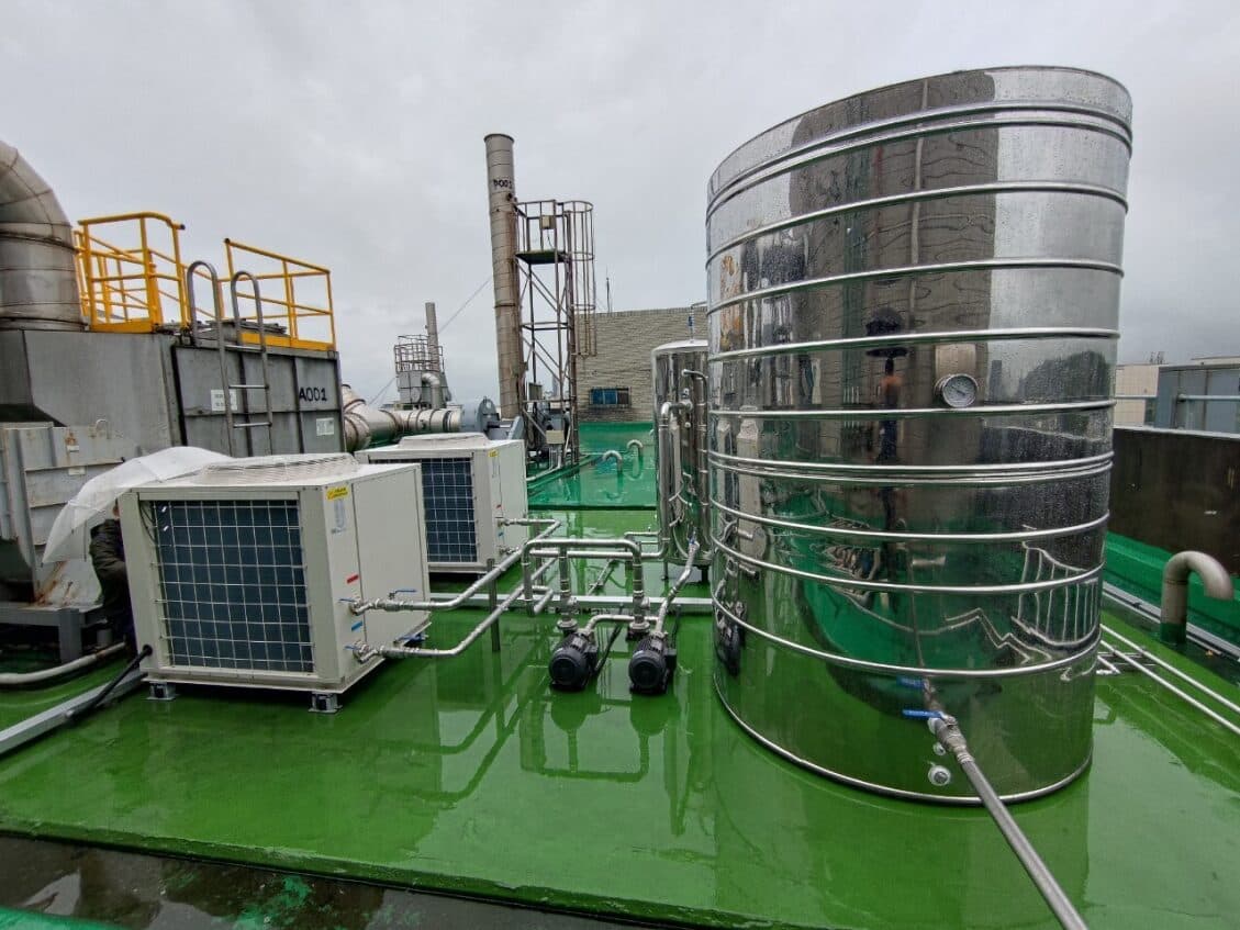 全勝熱泵旭德32k熱泵熱水器安裝實例 — 專業施工實績